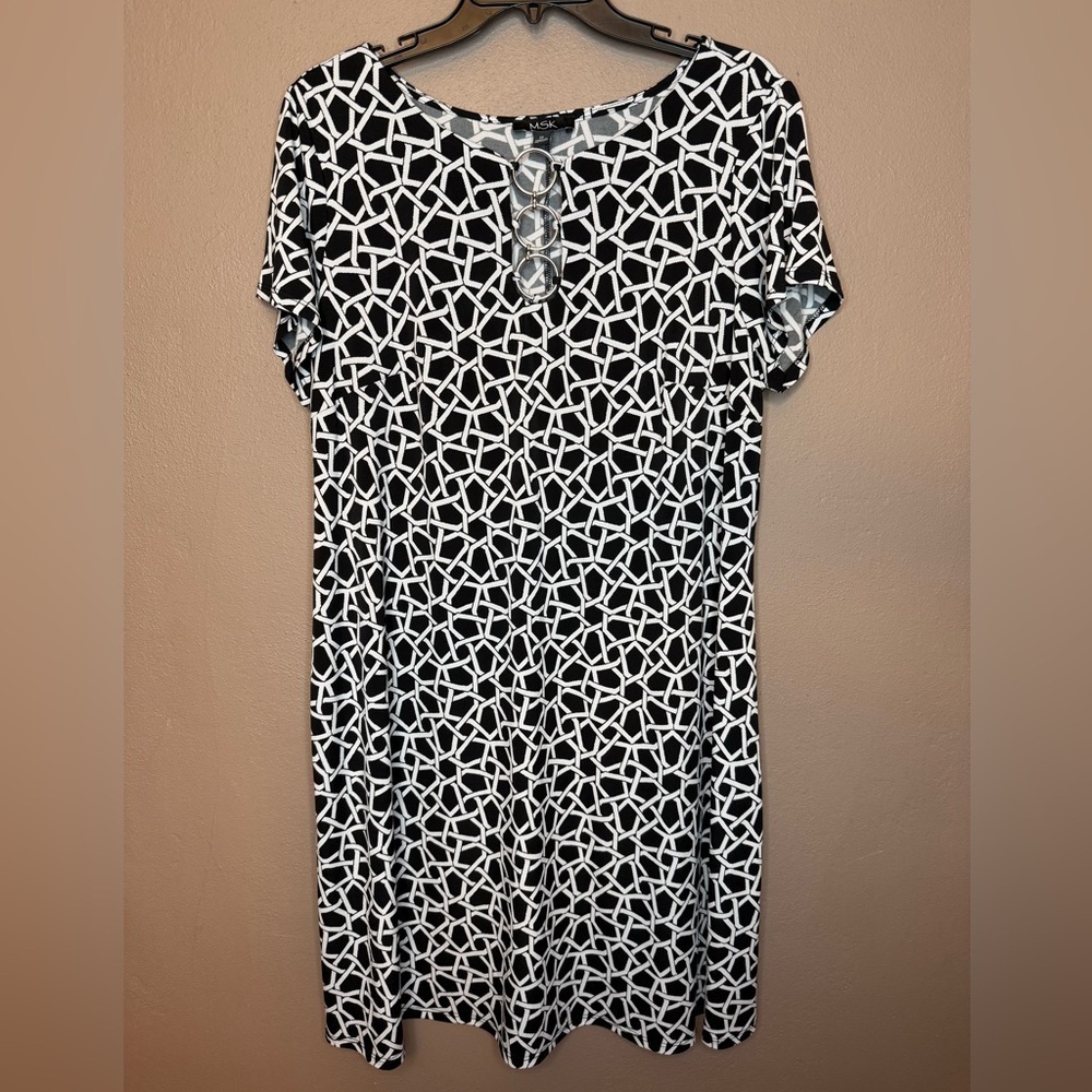 MSK Black and White Geometric Print Dress with Silver Detail